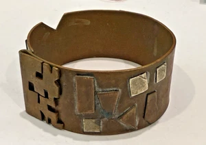 VINTAGE BRUTALIST ARTISAN GREEN STONE MIXED METAL STATEMENT BANGLE BRACELET - Picture 1 of 6