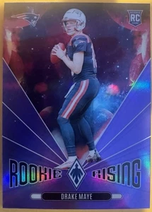 2024 Panini Phoenix - Rookie Rising Drake Maye Holo #RR-DME Purple (RC) - Bild 1 von 3