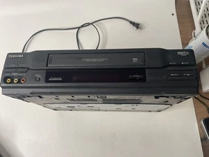 Toshiba 4 Head HiFi Stereo VCR VHS Player Model M-672 - TESTED - Picture 1 of 15