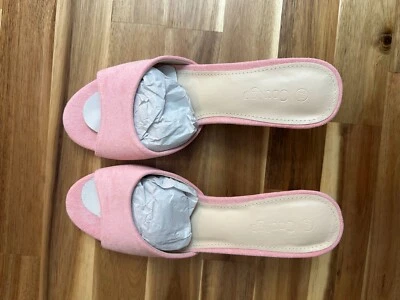 Coutgo 女式粉色芭比娃娃小猫高跟鞋拖鞋凉鞋舞会低跟 7.5 码全新带盒 — 第 1/4 张图片