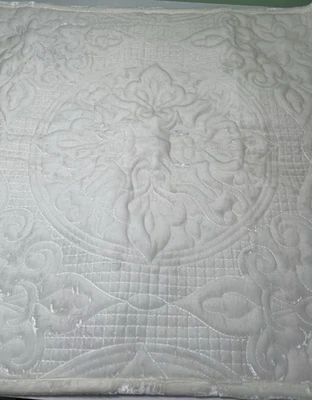 Travesseiro acolchoado MARTHA Stewart padrão marfim novo com etiquetas - Imagem 1 de 4