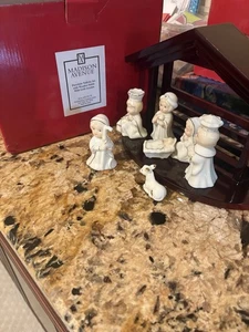 Madison Avenue /White & Gold Christmas Nativity Set 1/Excellent Condition/NIB - Picture 1 of 11