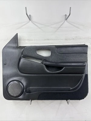 98-04 Chevy Blazer Jimmy S-10 GMC Sonoma Front Passenger Door Panel Power OEM - Image 1 of 4