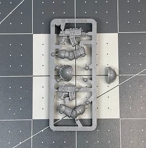 Vintage 40K Chaos Space Marine Arms Pads Waffen Anguss #14 GW 1996 OOP AP25 - Bild 1 von 2