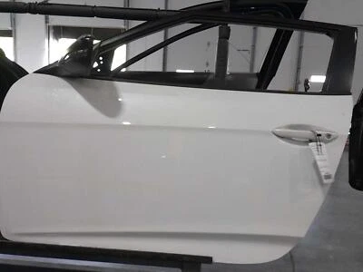 Conjunto de puerta delantera izquierda usada se adapta a: Hyundai Veloster 2016 sin solar L. Foto 1 de 4