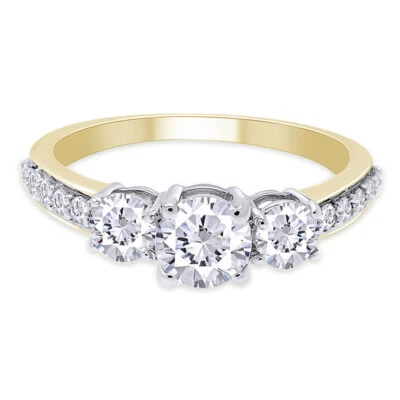 Anillo de compromiso de tres piedras con diamantes simulados de 1 quilate enchapado en oro amarillo de 14K Foto 1 de 4