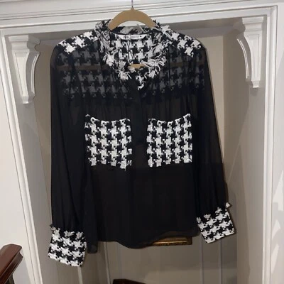 Blusa Zara de gasa negra manga larga ribete de lana blanco y negro talla M Foto 1 de 2
