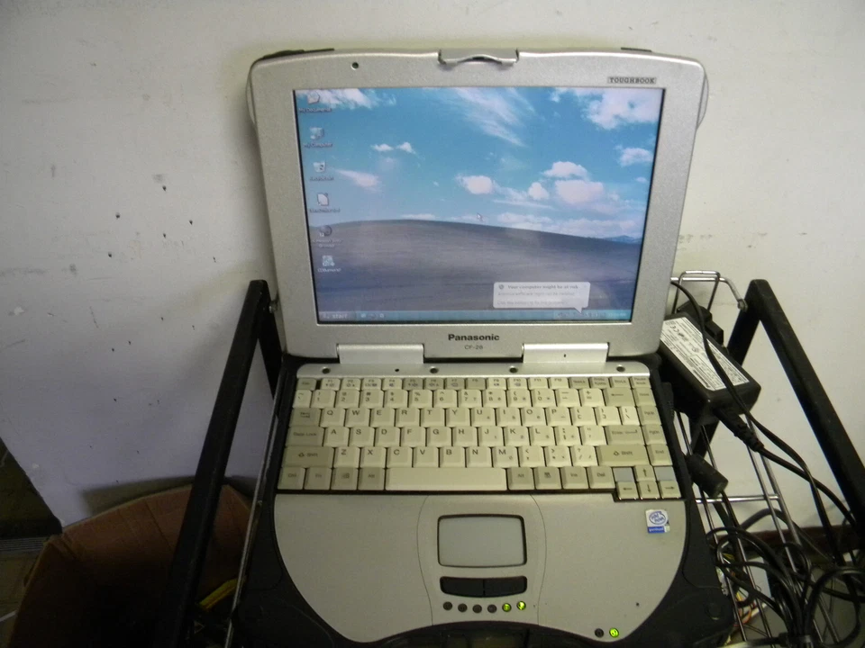 Panasonic Toughbook CF-28 13in. PIII 800MHz/256MB/10GB/XPP/touchscreen/DVDRW/CDR - Image 1 of 4