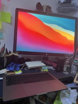 Apple MacBook Pro - For Spares - Image 1 of 4