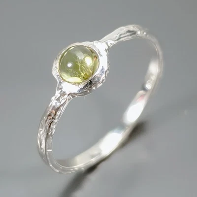 Jewellery Natural Peridot Ring 925 Sterling Silver Size 6 /R440254 - Image 1 of 4