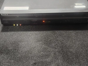 SONY SLV-D380P DVD VCR Combo Player /No Remote TESTED/WORKING/ GREAT ITEM /GIFT - Picture 1 of 13