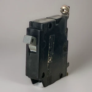 Cutler-Hammer CHB130 1 Pole 30 Amps Bolt-On Circuit Breaker Metal Feet 1/2 notch - Picture 1 of 11