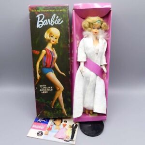 Barbie American Girl Side Part Frosted blonde Japanese Exclusive Dressed Box B16