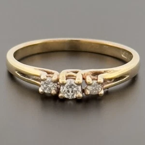 9ct Yellow Gold 0.15ct Diamond Three Stone Ring Size K Hallmarked - Picture 1 of 10
