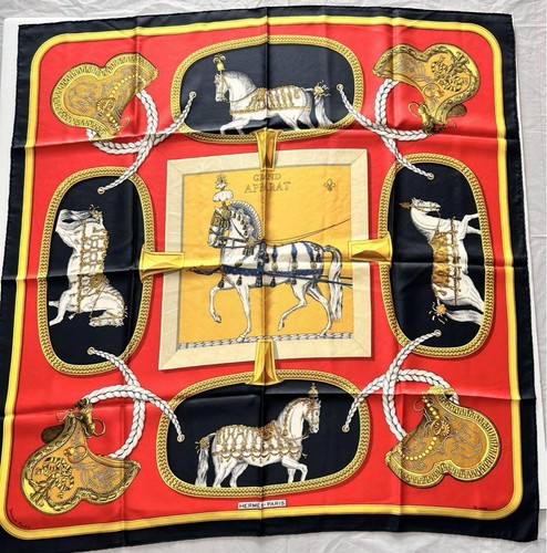 HERMÈS HERMES Sciarpa Carre 90 "GRAND APPRAT" Cavallo in abito intero 100% seta dal Giappone