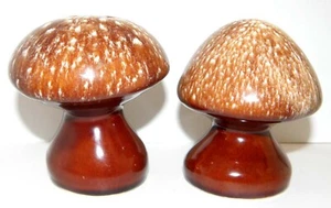 American Hull Pottery  Mushroom Salt & Pepper Shakers c. mid  20th century - Picture 1 of 8