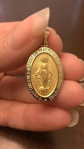 14K YELLOW GOLD HOLLOW MIRACULOUS MEDAL CHARM BLESSED VIRGIN MARY PENDANT  1.2" - Picture 1 of 6