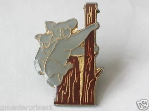 Koala Bear and Baby Climbing Pin Vintage Hat Jacket Lapel Pin - Picture 1 of 1