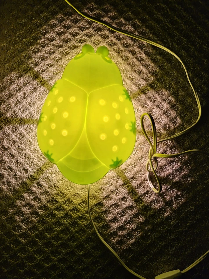 Luz Nocturna Ikea Ladybug SMILA Infantil Infantil Verde Lima. Usado solo una semana. Foto 1 de 3