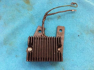 Vintage Harley Davidson Black Voltage Regulator Rectifier 101-05 w/ Brackets - Bild 1 von 5