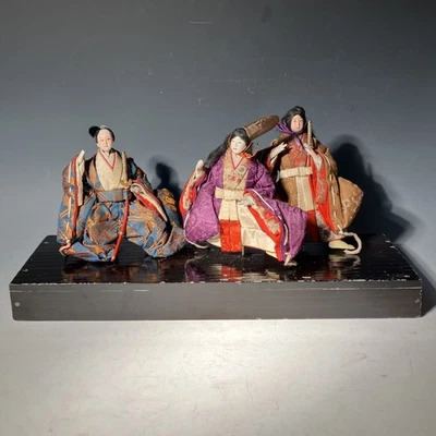Juego de muñecas Hinamatsuri japonesas vintage | Expositor de kimono tradicional Foto 1 de 4