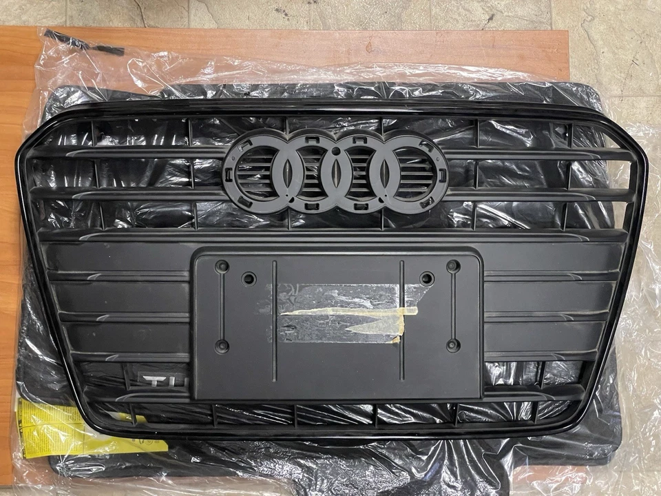 2013-2017 Audi A5 front upper radiator grille B8.5 - Image 1 of 4