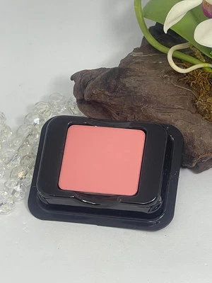 Sombra de ojos de alto impacto Make Up For Ever Artist relleno en polvo - M748 Foto 1 de 3