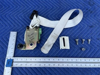 Cinturón de seguridad delantero izquierdo Cadillac Seville 1980-1985 blanco GM OEM #3373M Foto 1 de 4