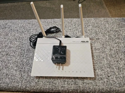 ASUS RT-N66W Dual Band 3x3 450 Mbps 4-Port Wireless N-900 Router. - Image 1 of 4