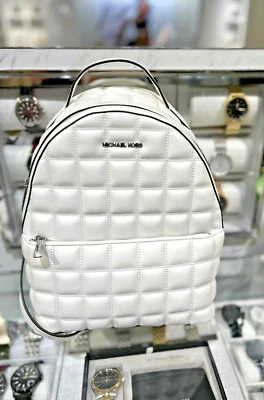 Mochila Michael Kors Sheila MD acolchoada couro vegano bolso frontal (branco óptico) - Imagem 1 de 4