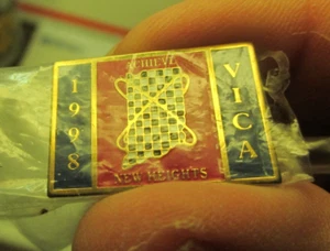 Pin solapa VICA nuevas alturas - Imagen 1 de 4
