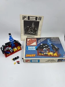 Loc Blocs Smurf House With Smurf Character 200 Pieces Complete with Extra Pieces - Picture 1 of 11