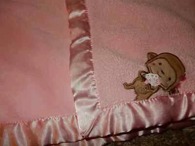 7C!¡GUAU! LN CARTER'S MONKEY Cupcake Peluche Sherpa Terciopelo Satinado Bebé Cuna Manta Foto 1 de 4