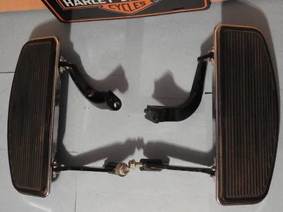 Harley-Davidson Road Glide 2012 estribo delantero Foto 1 de 4