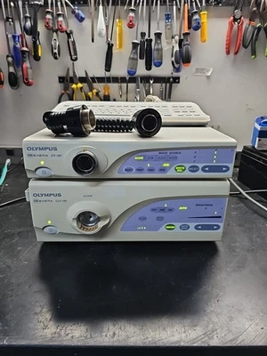 Procesador de endoscopia Olympus EVIS Exera CV-160 con teclado CLV-160 y MAJ-843 Foto 1 de 4