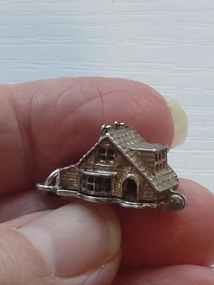 ANTIQUE VINTAGE STERLING SILVER CHIM SWISS COTTAGE CHALET OPENING CHARM PENDANT - Image 1 of 4
