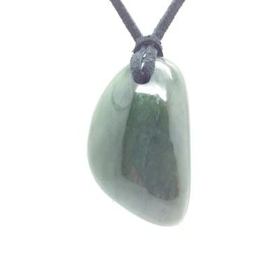 Collar grande de piedra de jade de nefrita verde con colgante de guijarros de jade de Canadá #97 Foto 1 de 4