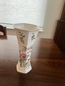 Aynsley Pembroke sechseckige englische Knochenporzellan Vase 8,75" Höhe - Bild 1 von 4