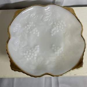 Vintage Anchor Hocking Milk Glass Bowl With Gold Trim And Embossed Grape Vine - Picture 1 of 6