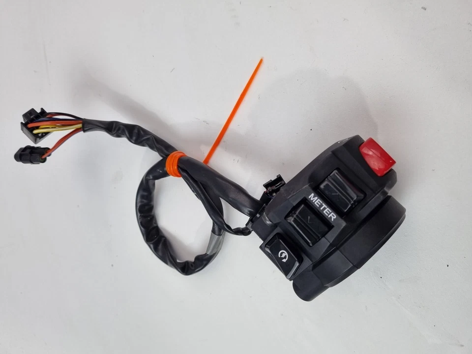 INTERRUPTOR DE ARRANQUE MANILLAR DERECHO SUZUKI OEM 11-23 GSX-R600/750/1000 37200-47H30 Foto 1 de 1