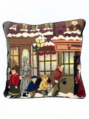 "Almohada de terciopelo verde bordado a punta de aguja Navidad invierno ciudad escena 13x13""" Foto 1 de 4