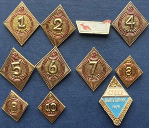 Set of soviet badges 1-10 grades of the Soviet school - Picture 1 of 6