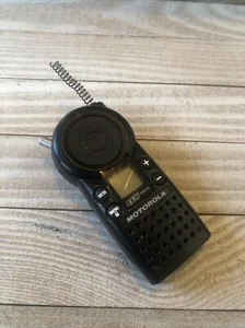 OEM Motorola CLS1410 4 Channels UHF 2-Way Radio - No Battery - No Antenna Cover - Picture 1 of 8