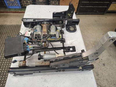 2003-07 凯迪拉克 CTS 前左驱动侧动力座椅轨道框架 888995063 — 第 1/4 张图片