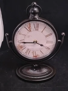 Orologio da tavolo in ottone. Testato Funzionante. Batterie Necessitarie - Foto 1 di 4