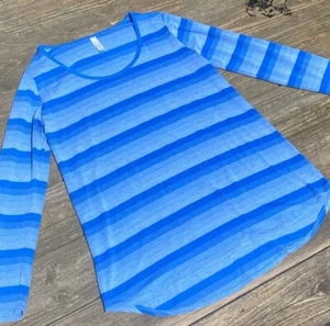 Lularoe Lynnae long sleeve Tee shirt varied blue stripes sz Large - Picture 1 of 12