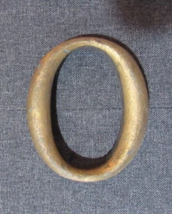 Primitive Antique "O" Gold Wood Sign Letter - Picture 1 of 4