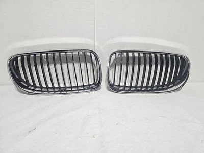 Решетки почечные для переднего верхнего бампера 11–13 BMW E92 E93 328 335 LCI черные хромированные от оригинального производителя - Изображение 1 из 4