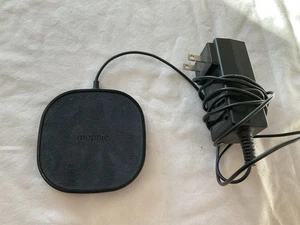 Mophie 15W Fast Charge Wireless Charging Pad for iPhones & Galaxy Phones - Picture 1 of 7