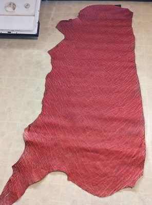 Tapicería de cuero rojo de piel entera, patrón de elefante, 78 X 36. Foto 1 de 3